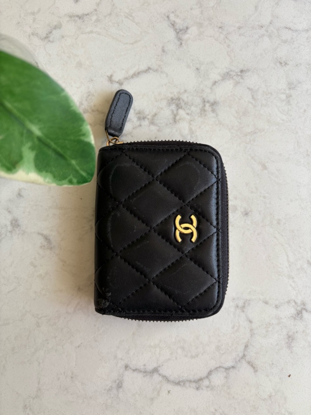 Vintage Quilted Zipper Card Wallet - Black with Gold CC